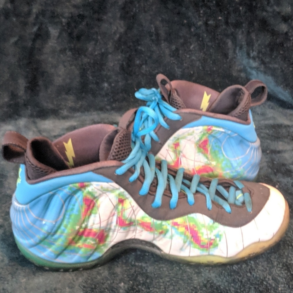 Nike Flight Tracker Shoes